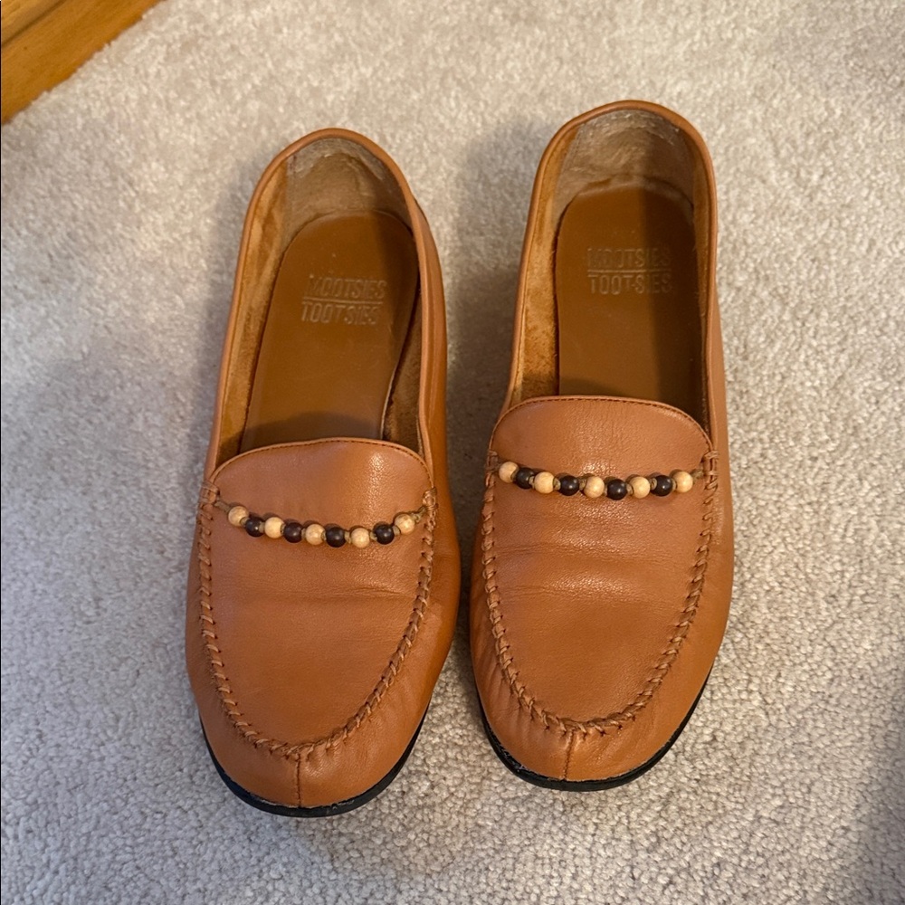 Mootsies Tootsies Tan Beaded Loafers
